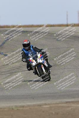 media/Nov-26-2023-TrackDaz (Sun) [[64ad8cfd8f]]/Mock Race/Outside Grapevine/